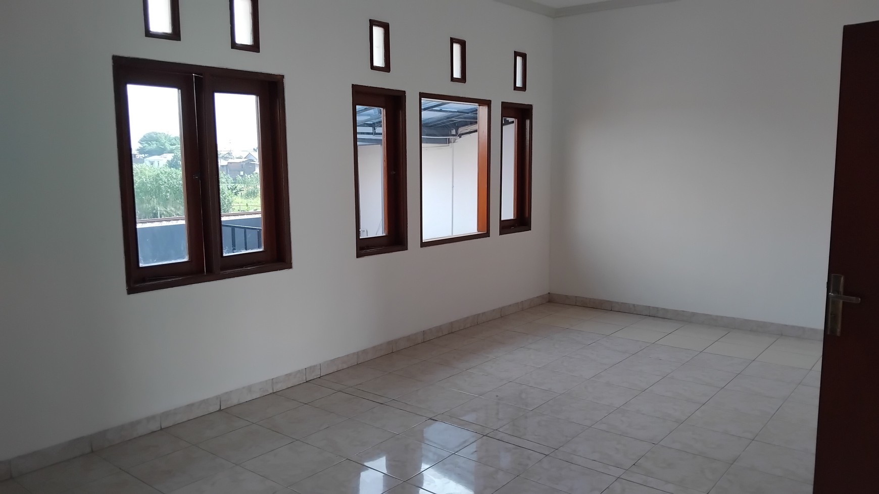 Rumah Bagus 2 Lantai di Sayap Buah Batu Bandung