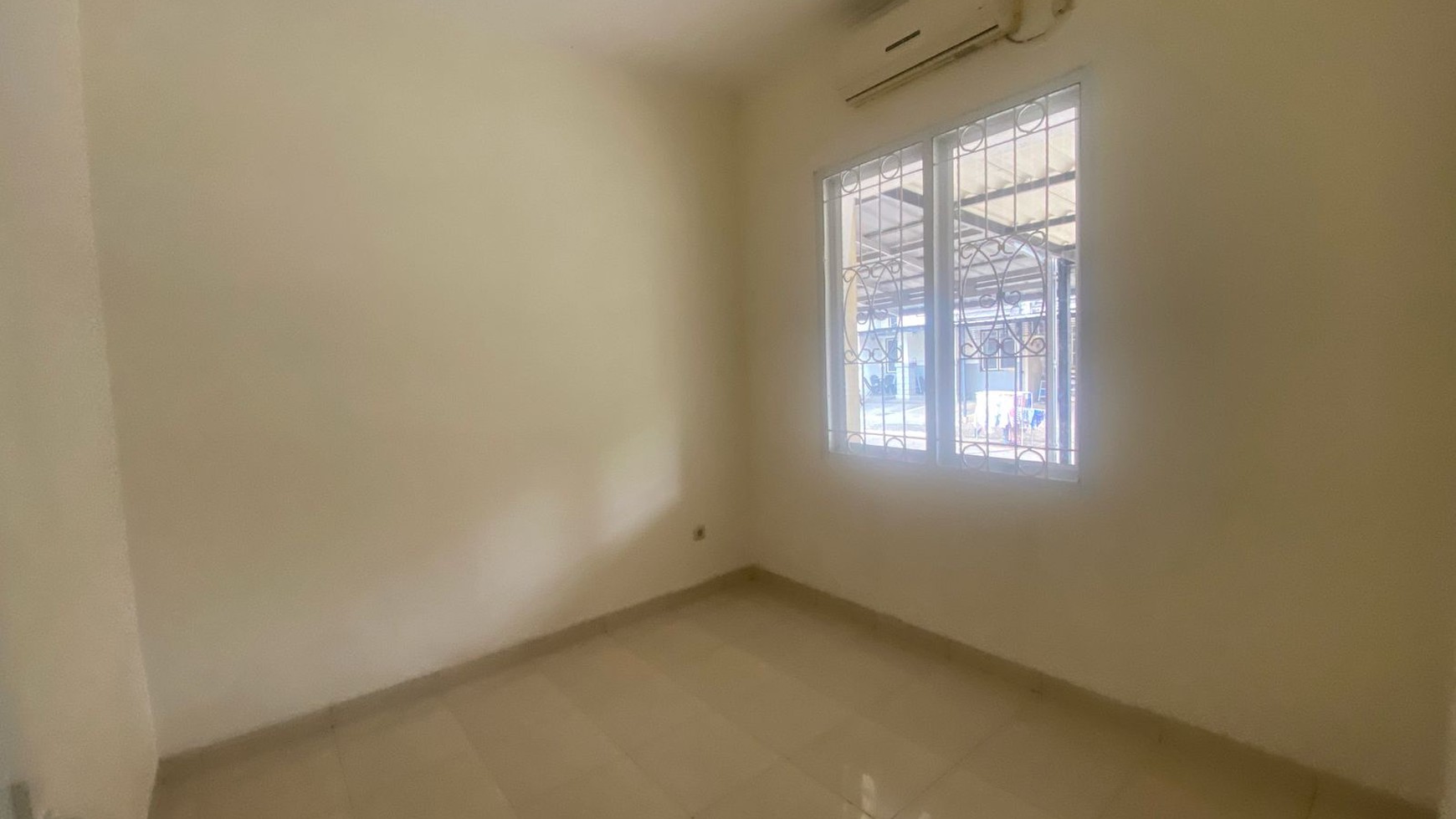 RUMAH SIAP HUNI SEMI FURNISHED DI KOTA WISATA CIBUBUR