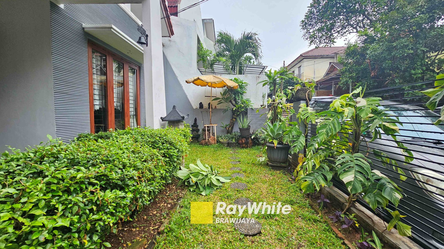 Rumah di Komp Lebak Bulus Indah, Lebak Bulus, layak huni, dekat MRT