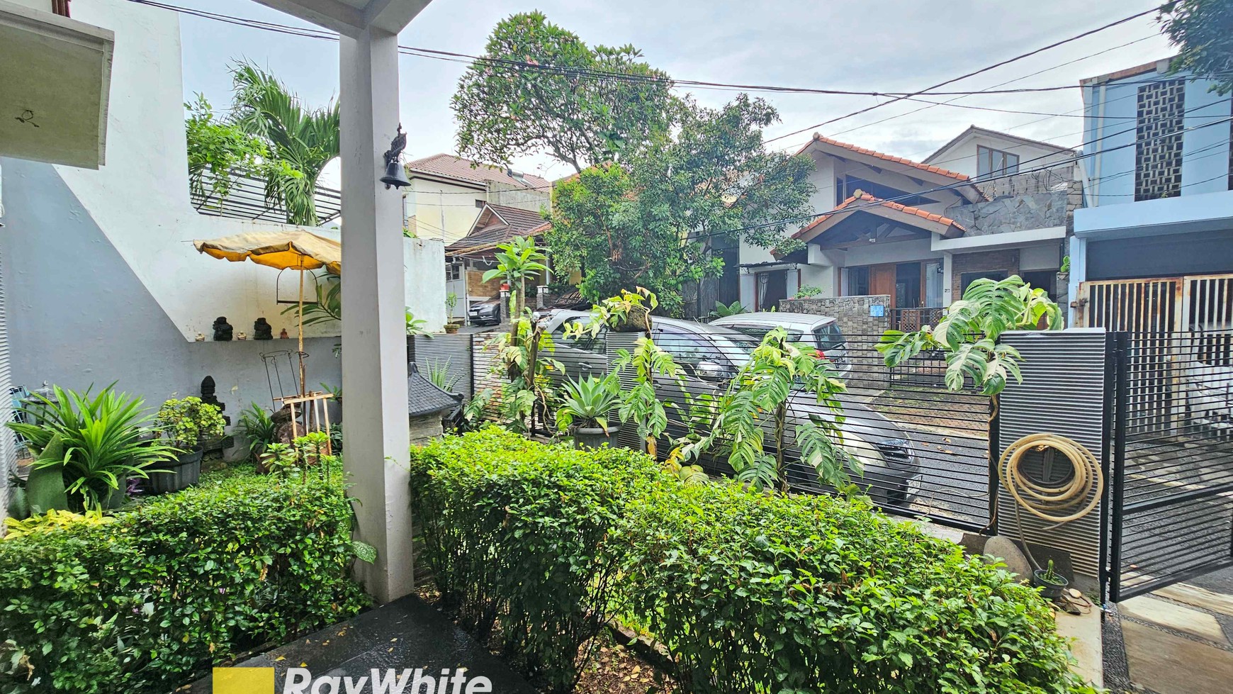 Rumah di Komp Lebak Bulus Indah, Lebak Bulus, layak huni, dekat MRT