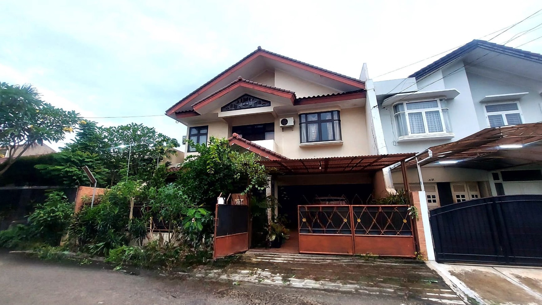 Dijual Rumah Bagus dan Nyaman di Komplek Mega Cinere