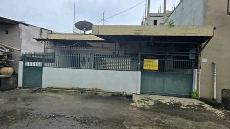 Rumah 1.5 lantai Lt. 180 m2  Murah hitung tanah saja di komplek KFT, Cengkareng. Jakarta Barat