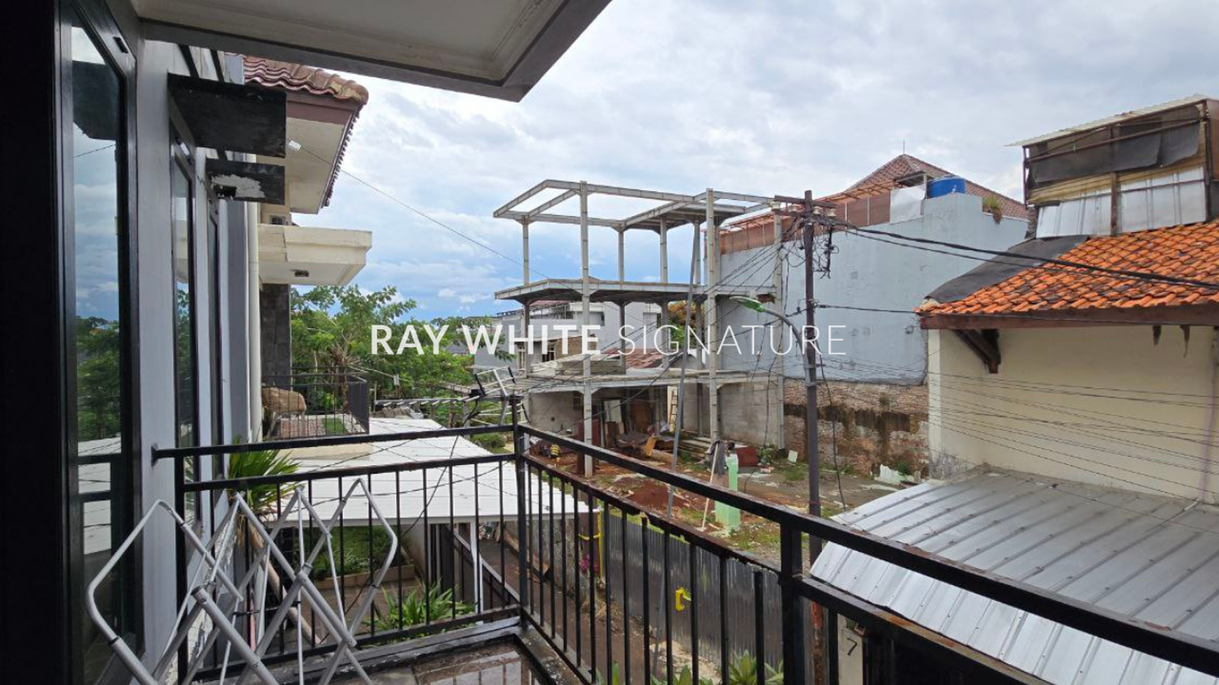 Rumah Hitung Tanah Area Cipete