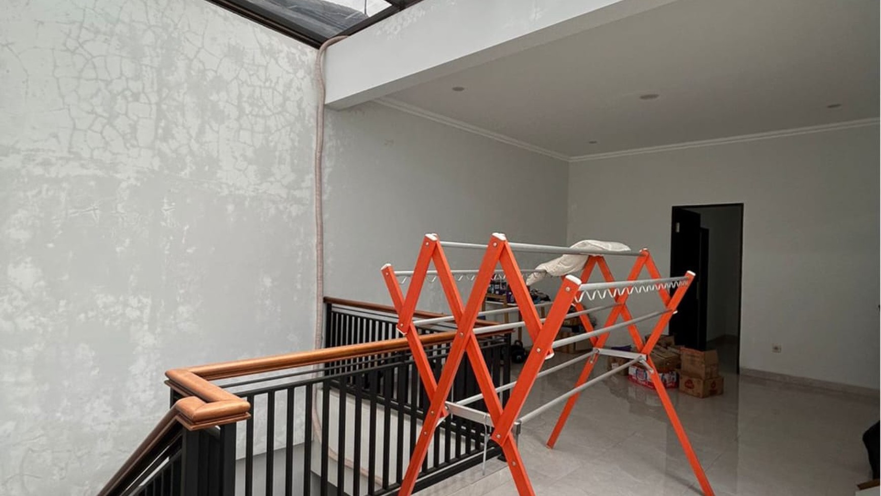 Rumah Bagus Desain Modern minimalis DIJUal di Cinere