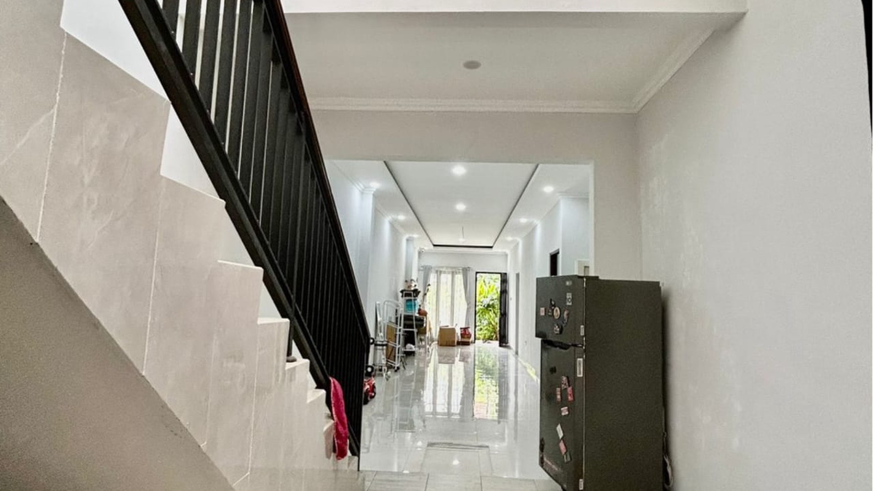 Rumah Bagus Desain Modern minimalis DIJUal di Cinere