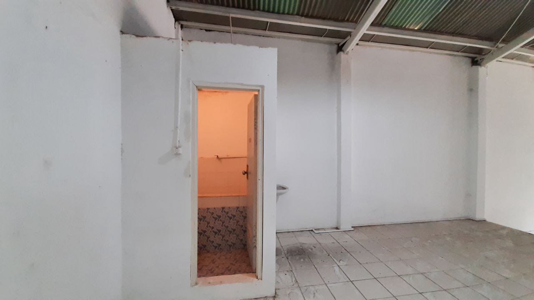 Dijual Gudang abis renov siap pakai Lokasi Lebak Timur Surabaya