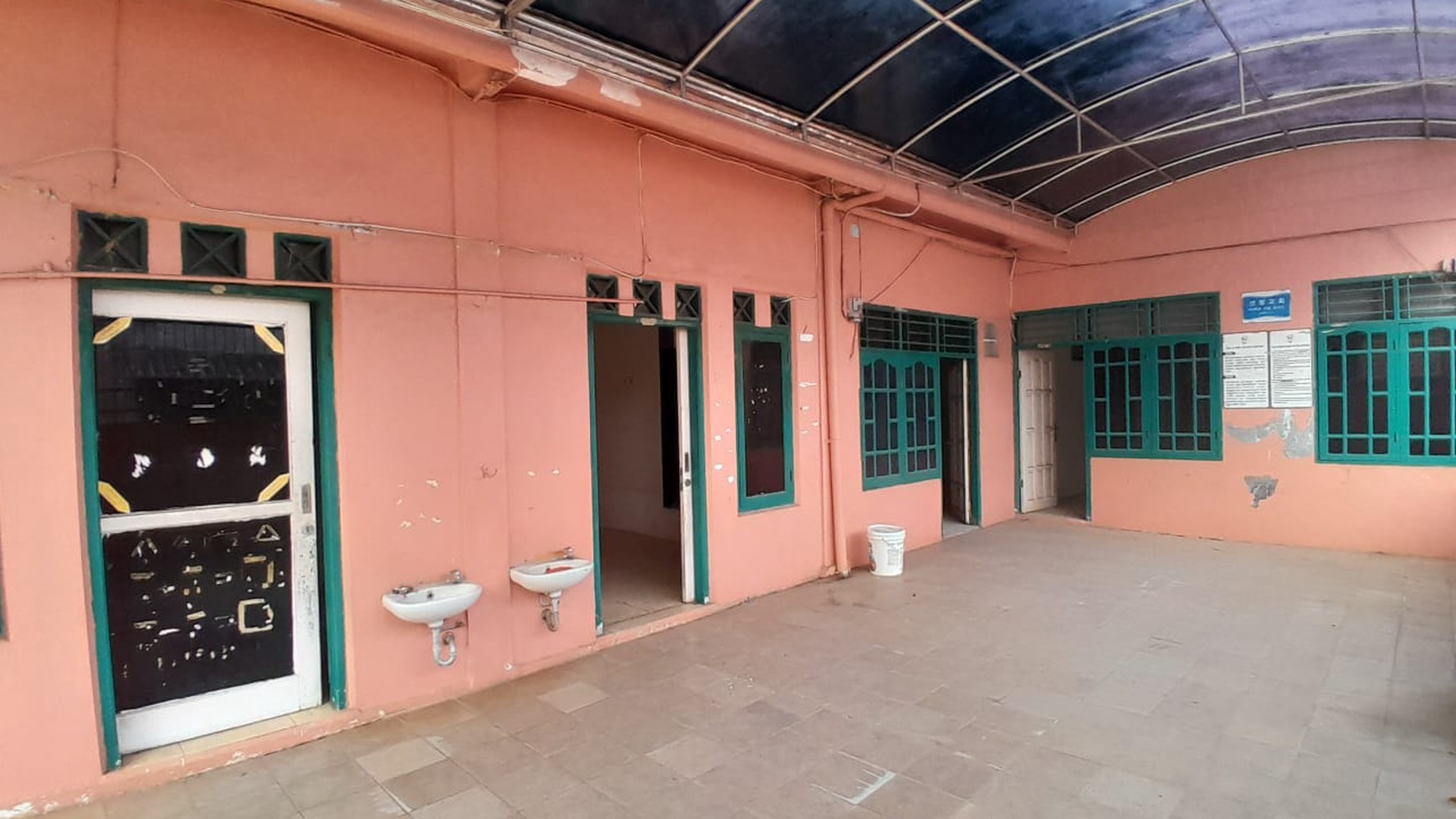 Rumah Hoek di boulevard eks Sekolah TK cocok buat usaha atau tempat tinggal dengan harga terjangkau
