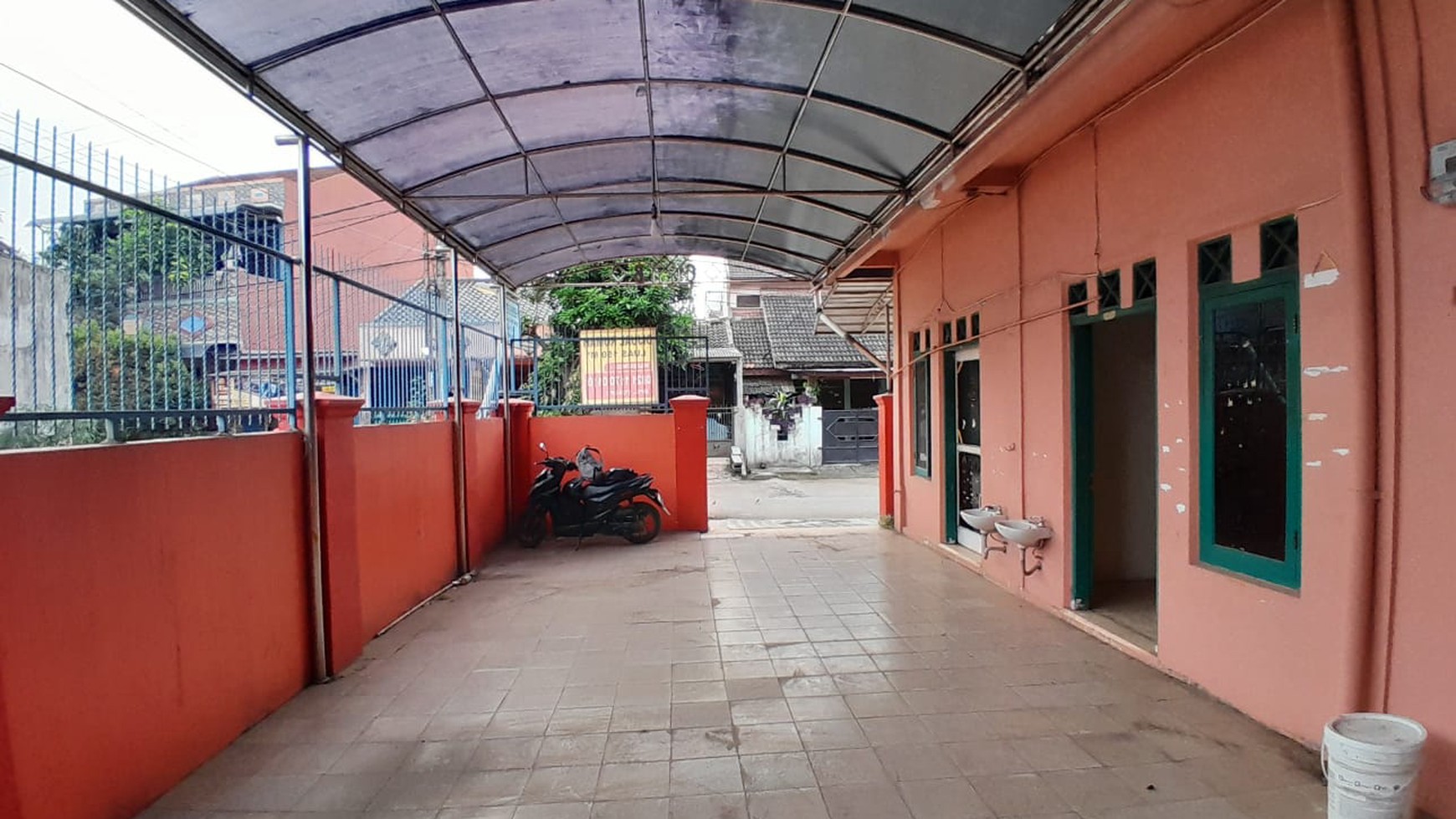 Rumah Hoek di boulevard eks Sekolah TK cocok buat usaha atau tempat tinggal dengan harga terjangkau