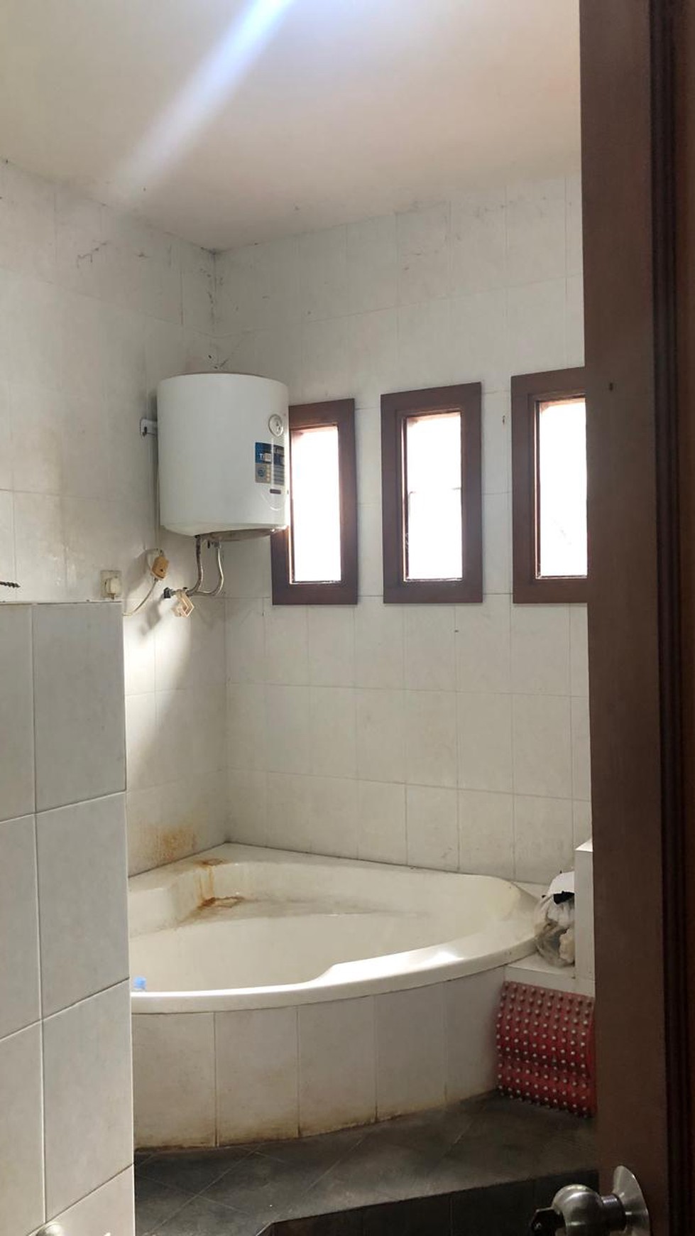 Rumah 2 lantai, Asri dalam Sektor Bintaro Jaya.