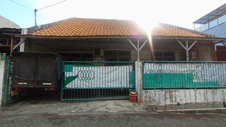 Rumah Model Lama Darmo Permai Selatan