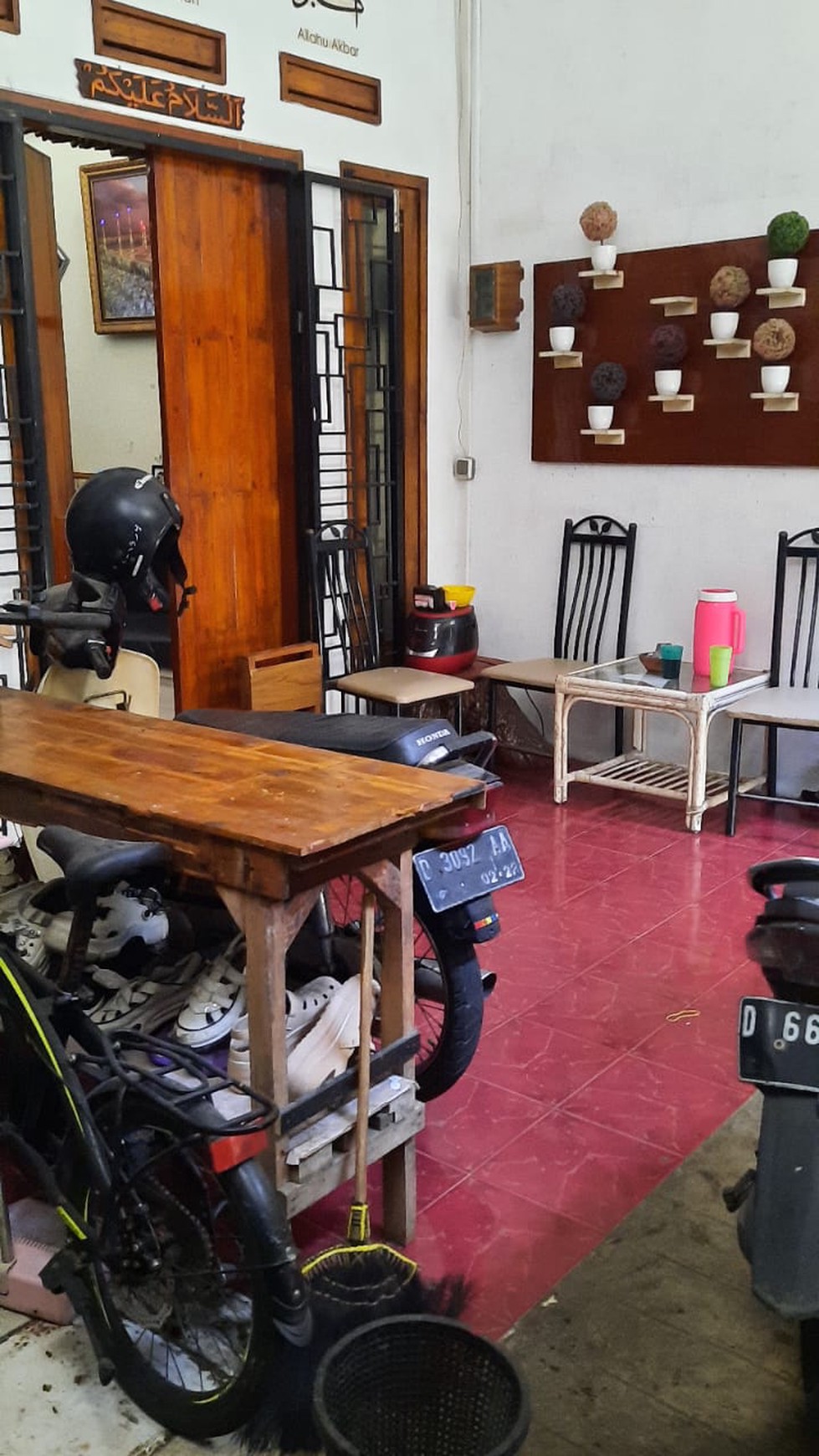 Rumah Semi Furnished di Babakan Tarogong, Bandung