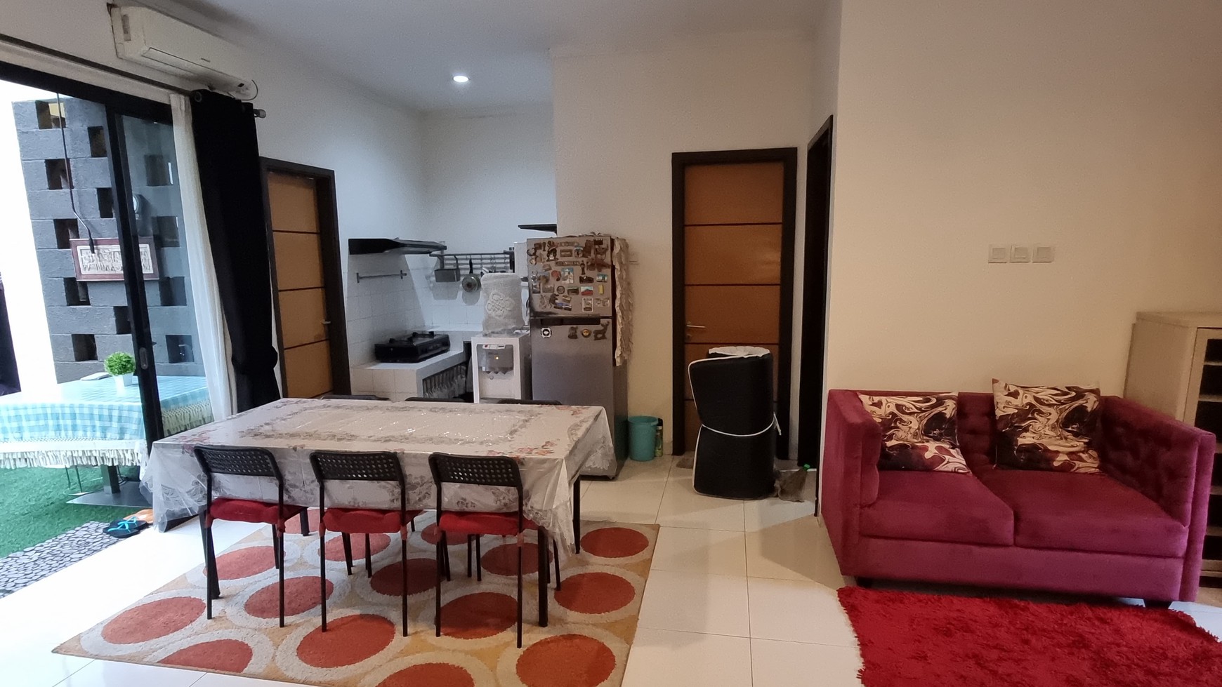 Di Sewa Rumah 2 Lantai Nyaman dan Asri di Bintaro, Sektor 9