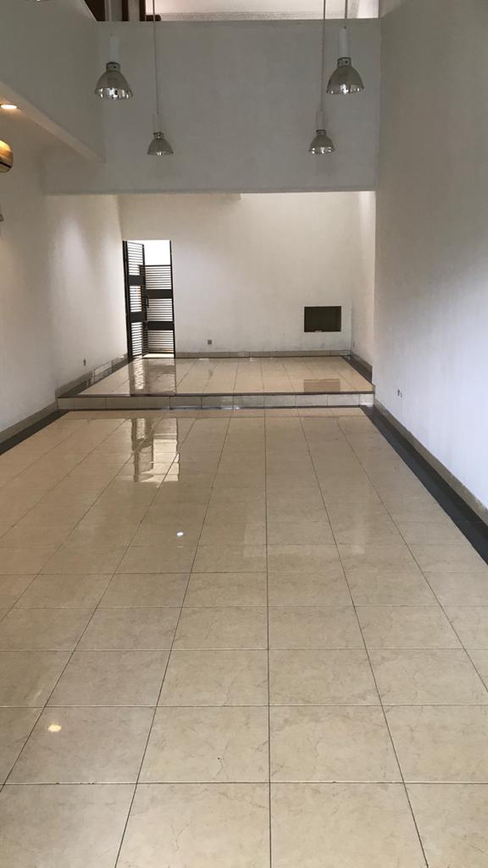 RUKO PINGGIR JALAN STRATEGIS COCOK UNTUK JADI KANTOR DAN USAHA LAINNYA