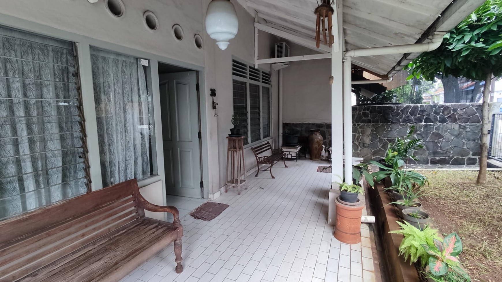 RUMAH LAMA, HARGA DIBAWAH NJOP di area Kalibata (Jl. Raya Pasar Minggu)