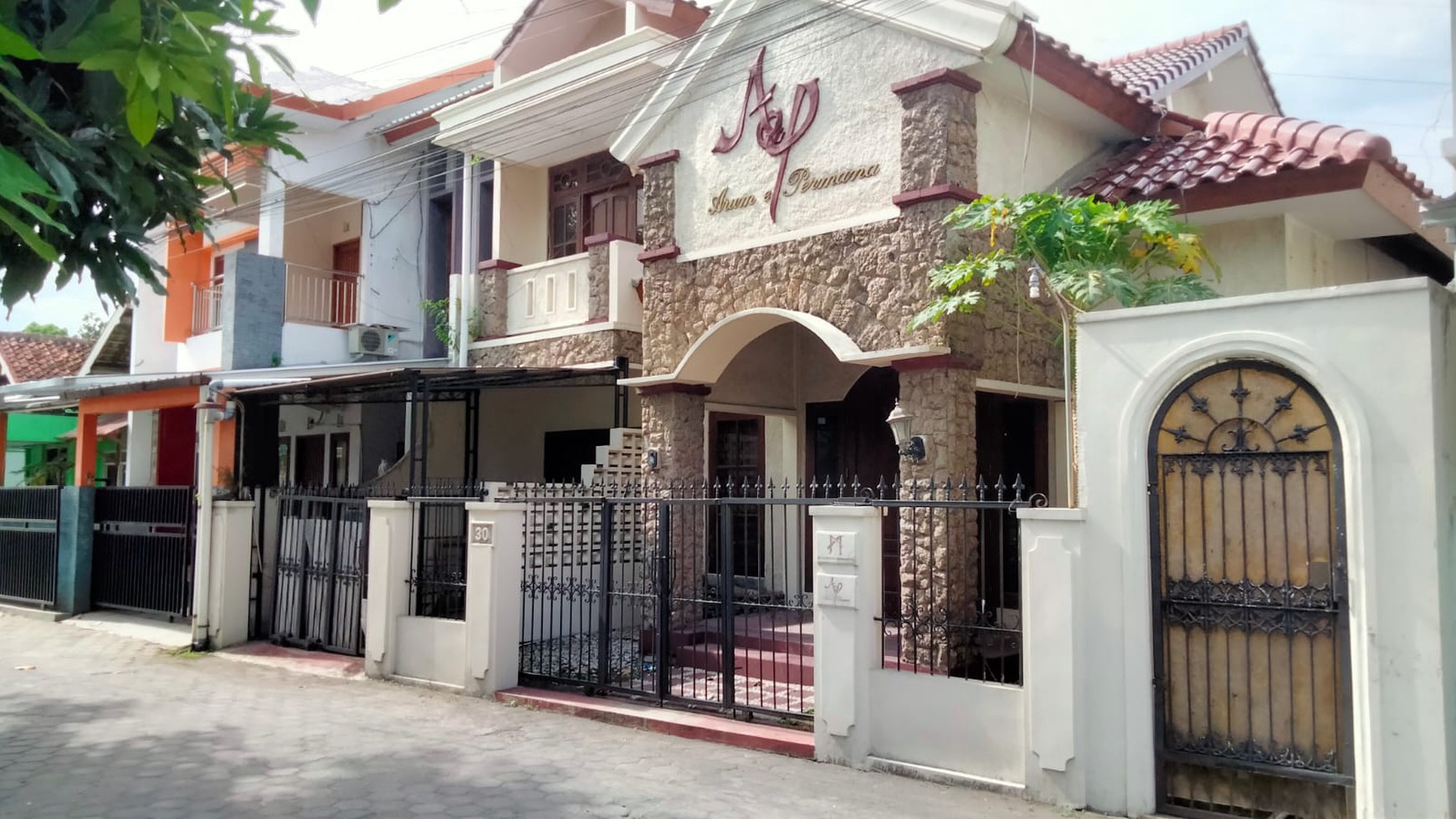 Rumah tinggal 2 Lantai lokasi dalam Perumahan Nandan Ngaglik Sleman