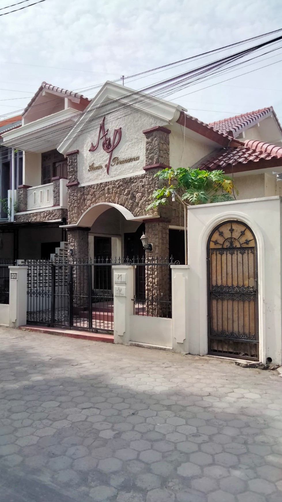Rumah tinggal 2 Lantai lokasi dalam Perumahan Nandan Ngaglik Sleman
