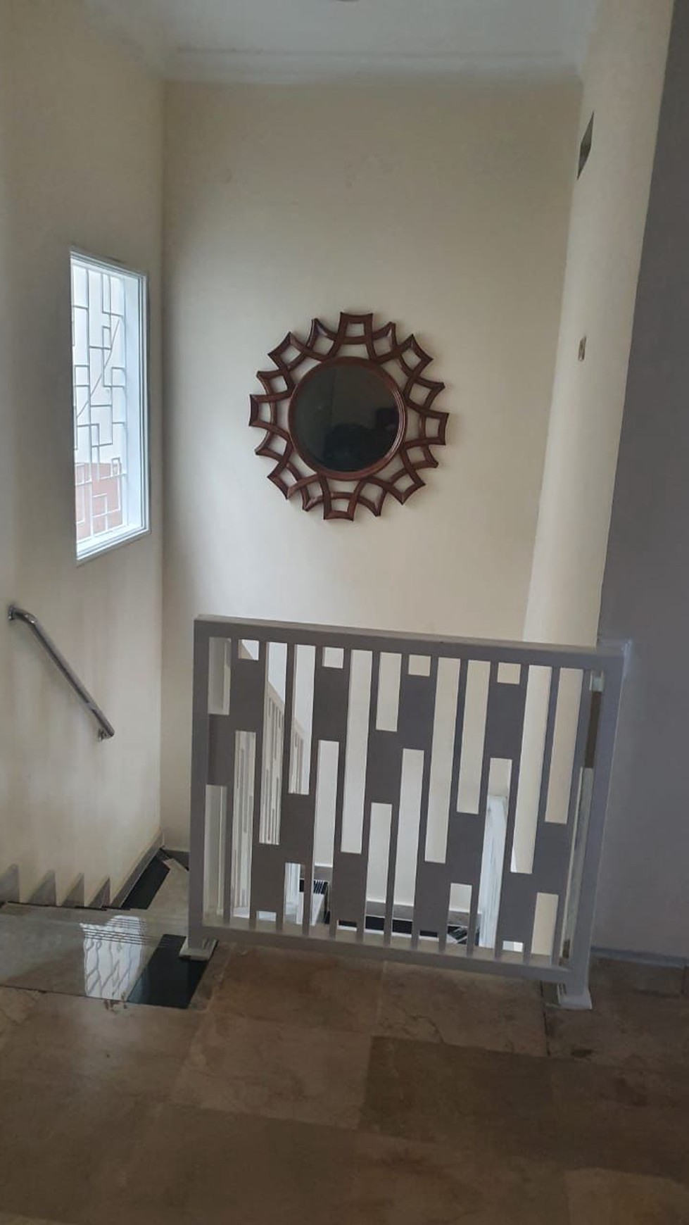 Rumah bagus, rapih dan terawat siap huni di Bintaro