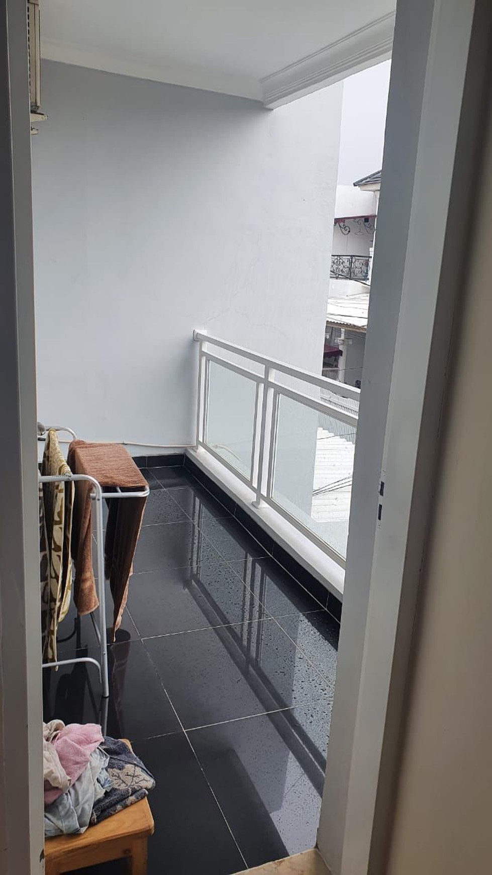 Rumah bagus, rapih dan terawat siap huni di Bintaro