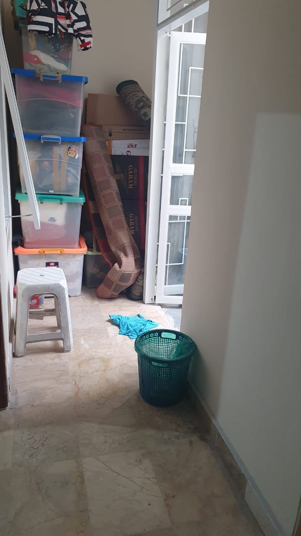 Rumah bagus, rapih dan terawat siap huni di Bintaro