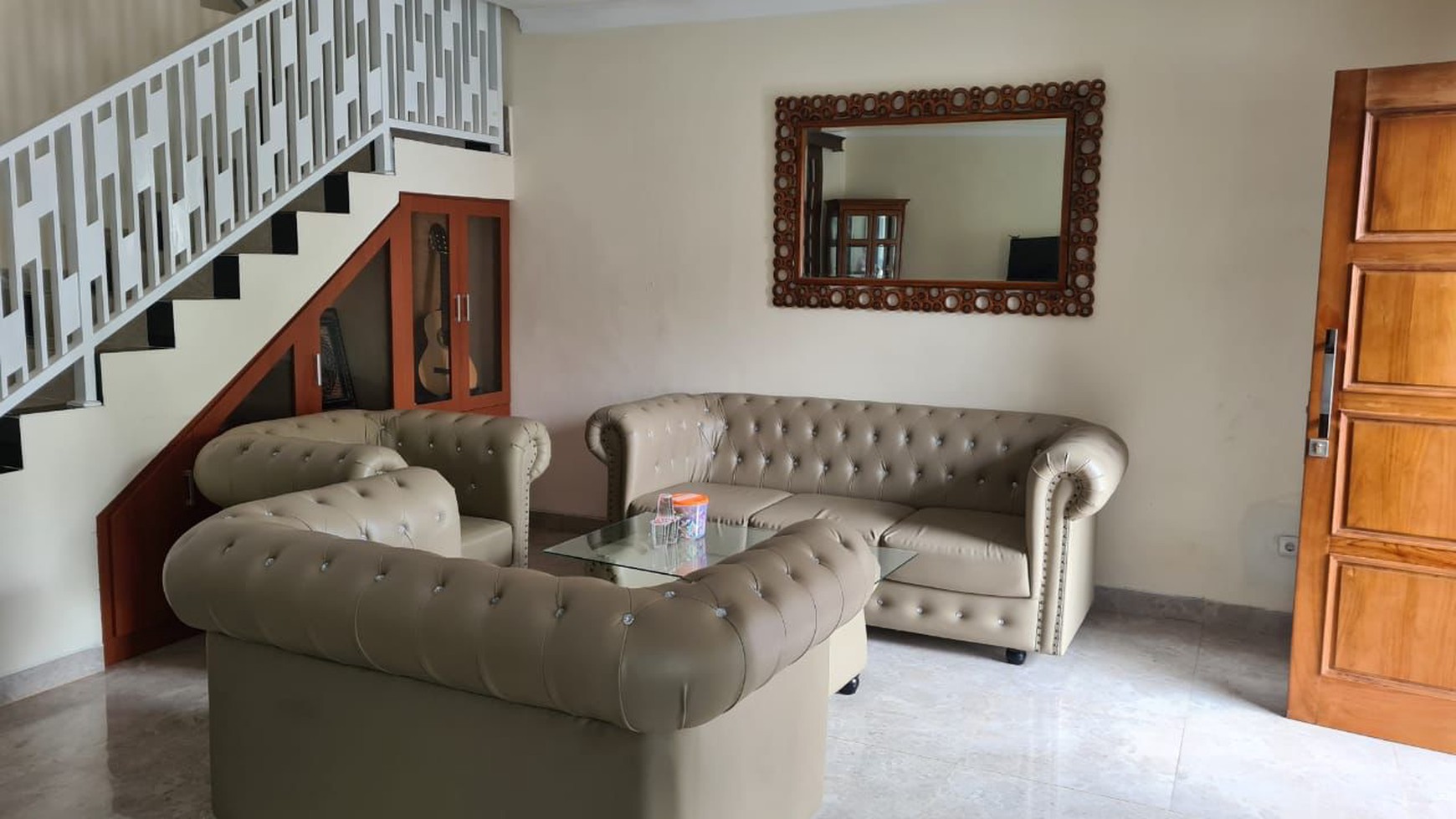 Rumah bagus, rapih dan terawat siap huni di Bintaro