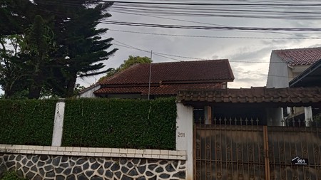 DIJUAL RUMAH ASRI TENGAH KOTA BANDUNG SEJUK SIAP HUNI