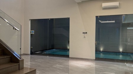 Murah Luas New Private Pool Rumah Dian Istana Dekat Graha Family, Pakuwon Indah, Citraland, Royal Residence, Bukit Darmo Golf, Pakuwon Mall, Supermall