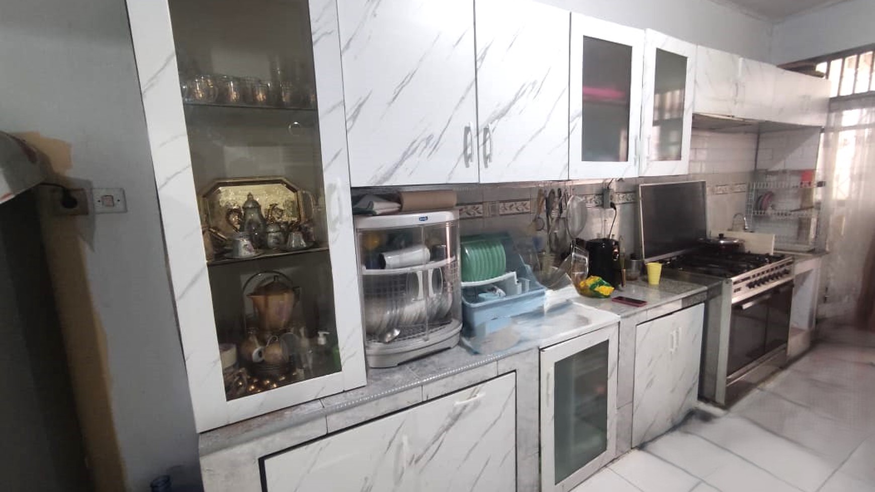 Rumah siap huni , bagus di Perumahan Strategis Karang Tengah, Ciledug