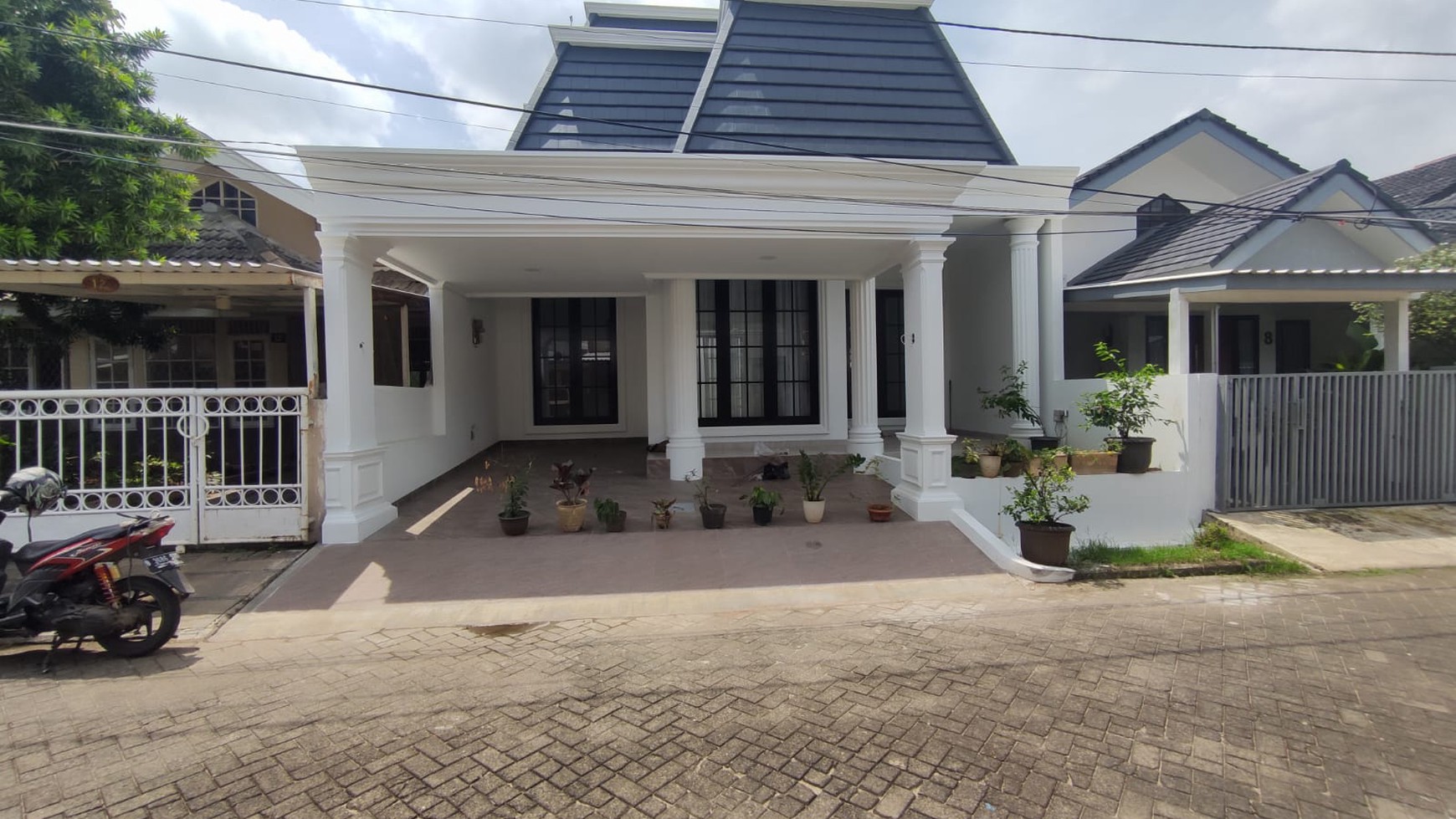 Rumah Brnd new, konsep American Clasic di Bintaro Sektor 5