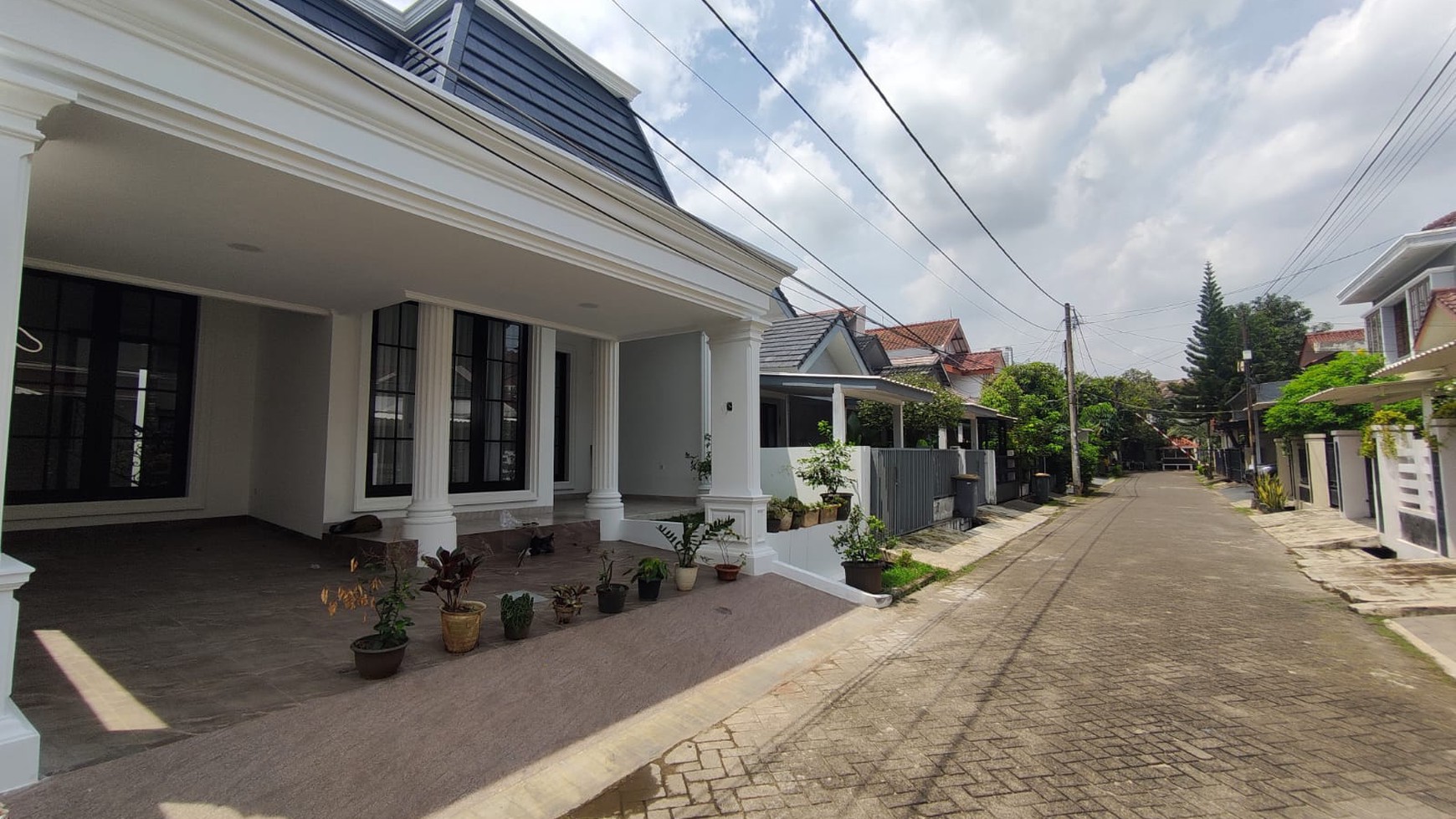 Rumah Brnd new, konsep American Clasic di Bintaro Sektor 5