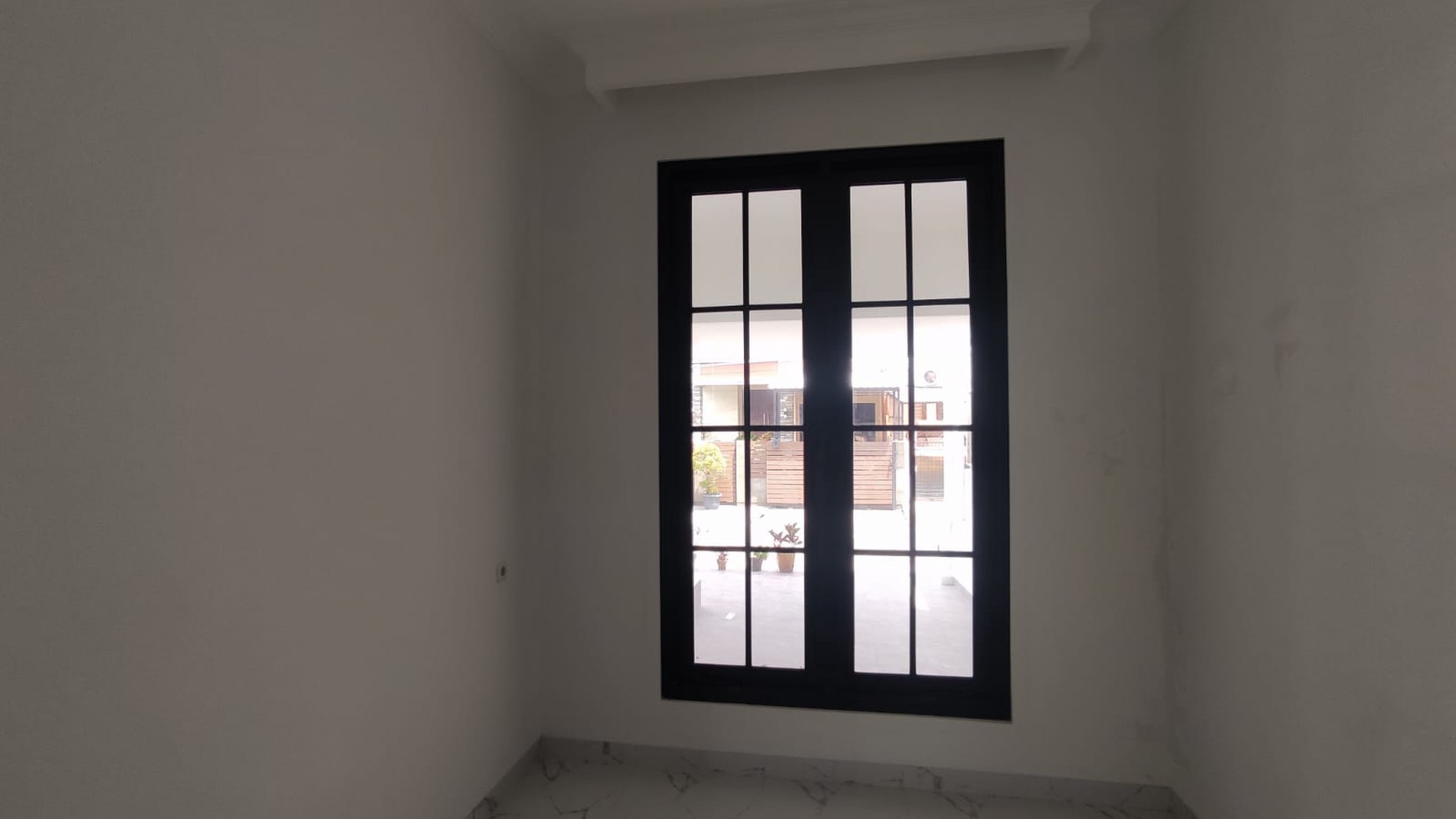 Rumah Brnd new, konsep American Clasic di Bintaro Sektor 5