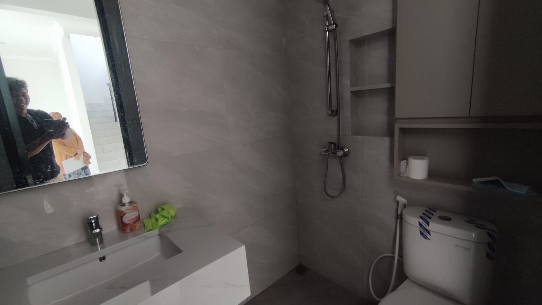 Rumah Brnd new, konsep American Clasic di Bintaro Sektor 5