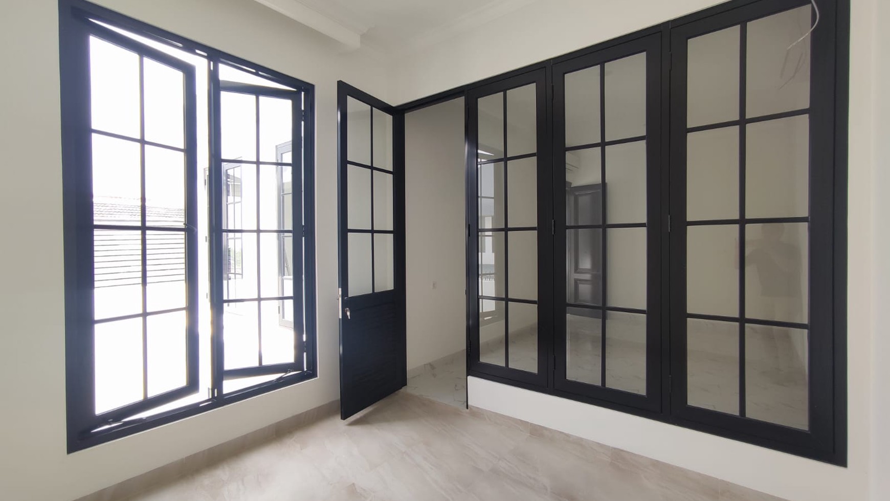 Rumah Brnd new, konsep American Clasic di Bintaro Sektor 5