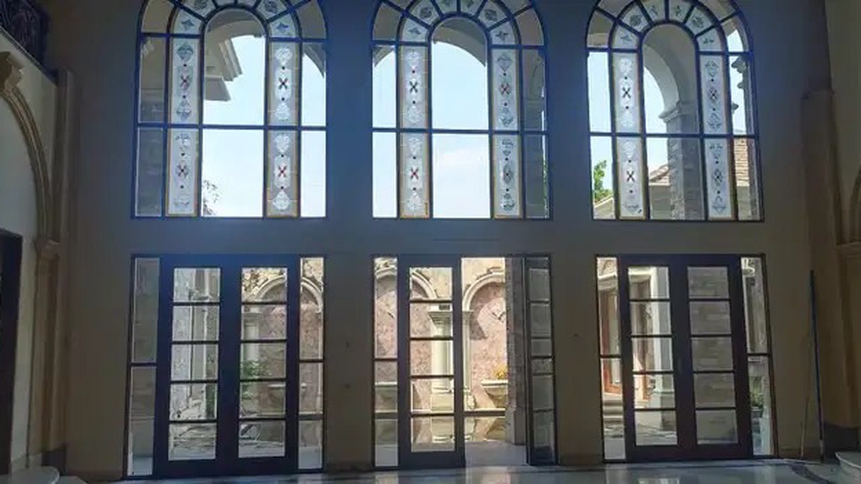 Rumah Mewah Asri Lokasi Strategis di Patra Kuningan Jakarta Selatan