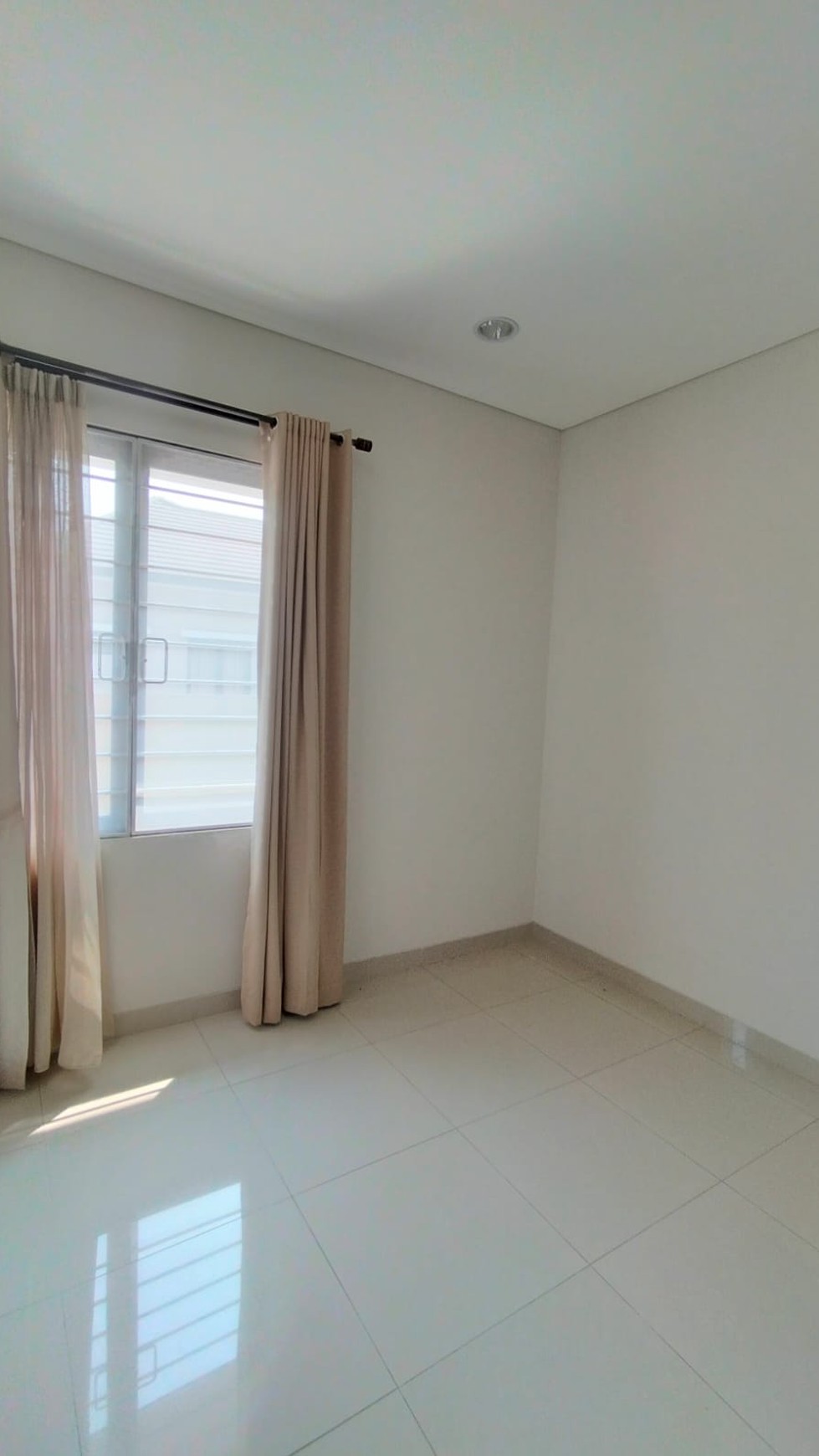 Rumah di THE EMINENT ILLUSTRIA BSD CITY, 5 MENIT Dari AEON MALL