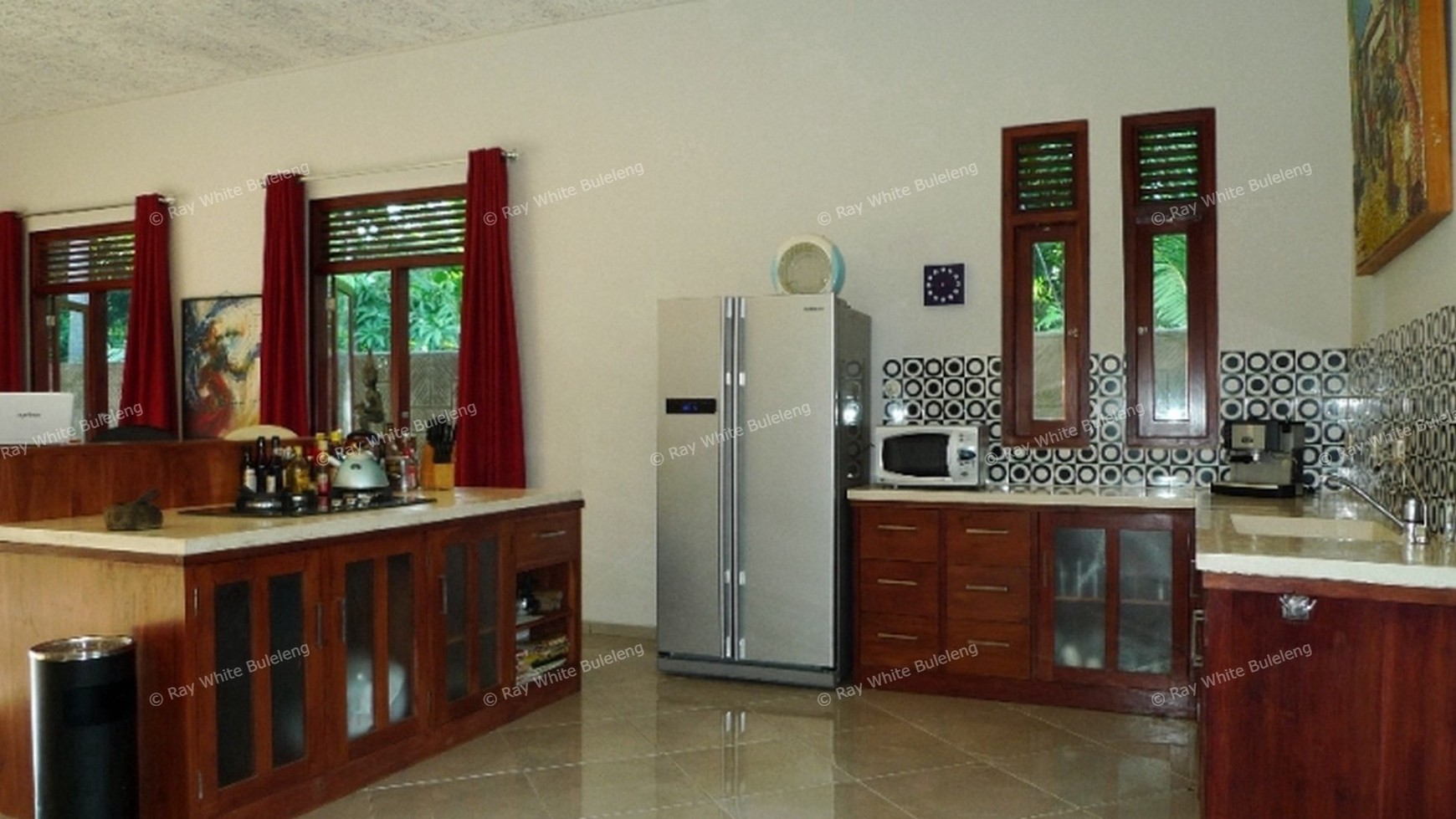 GREAT LUXURY VILLA IN CENTRAL LOVINA