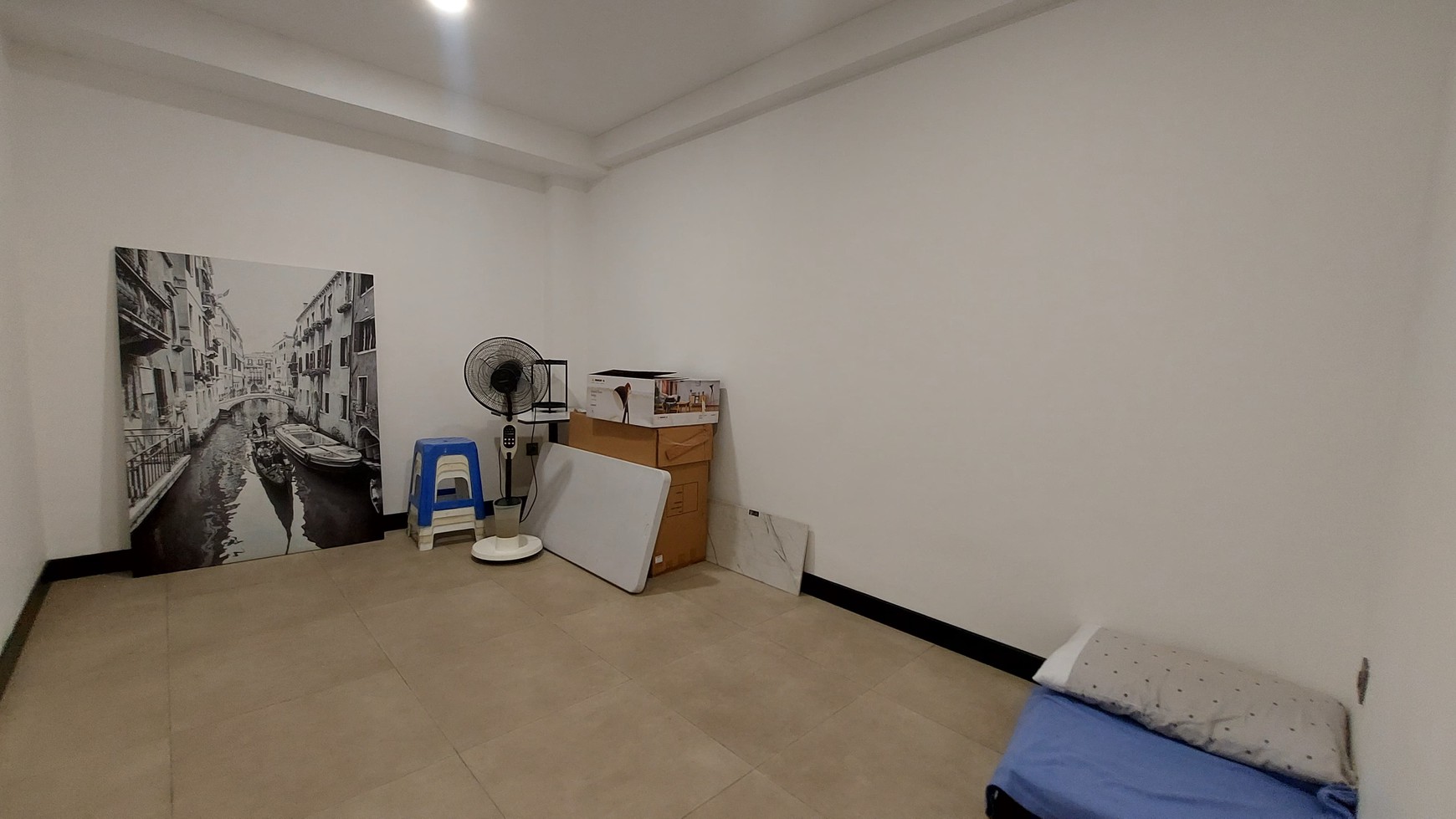 Rumah Cantik dan Mewah Semi Furnished di Pondok Indah