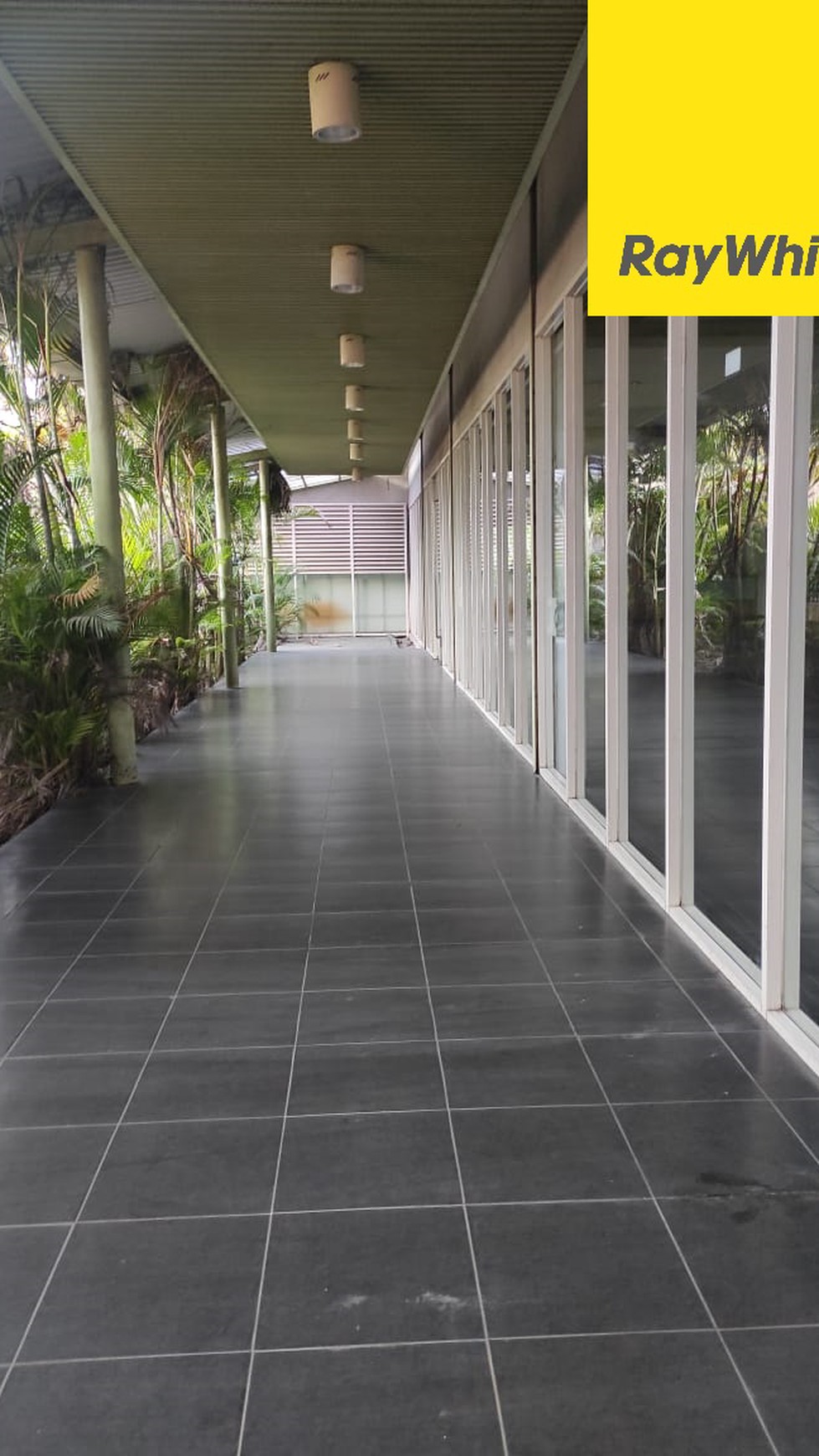 Rumah Usaha Dijual Kayoon Surabaya Pusat Kota