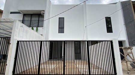 Cinere megapolitan brandnew luas 100 ada halaman belakang