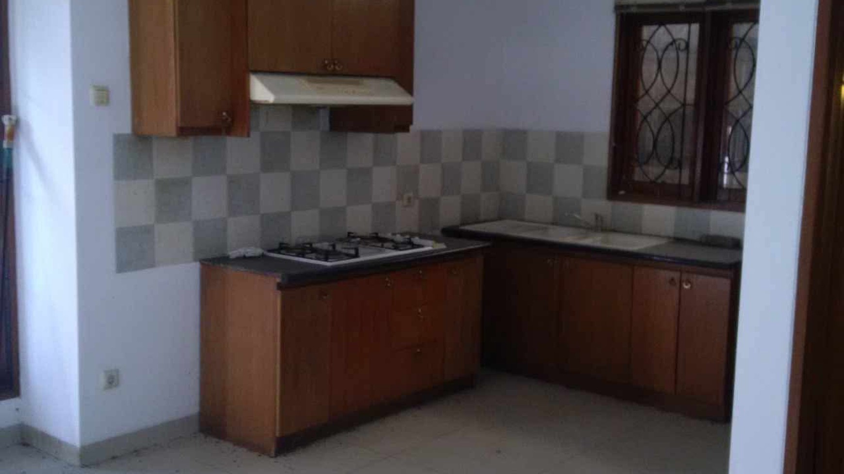 Rumah Hitung Tanah Area Cipete