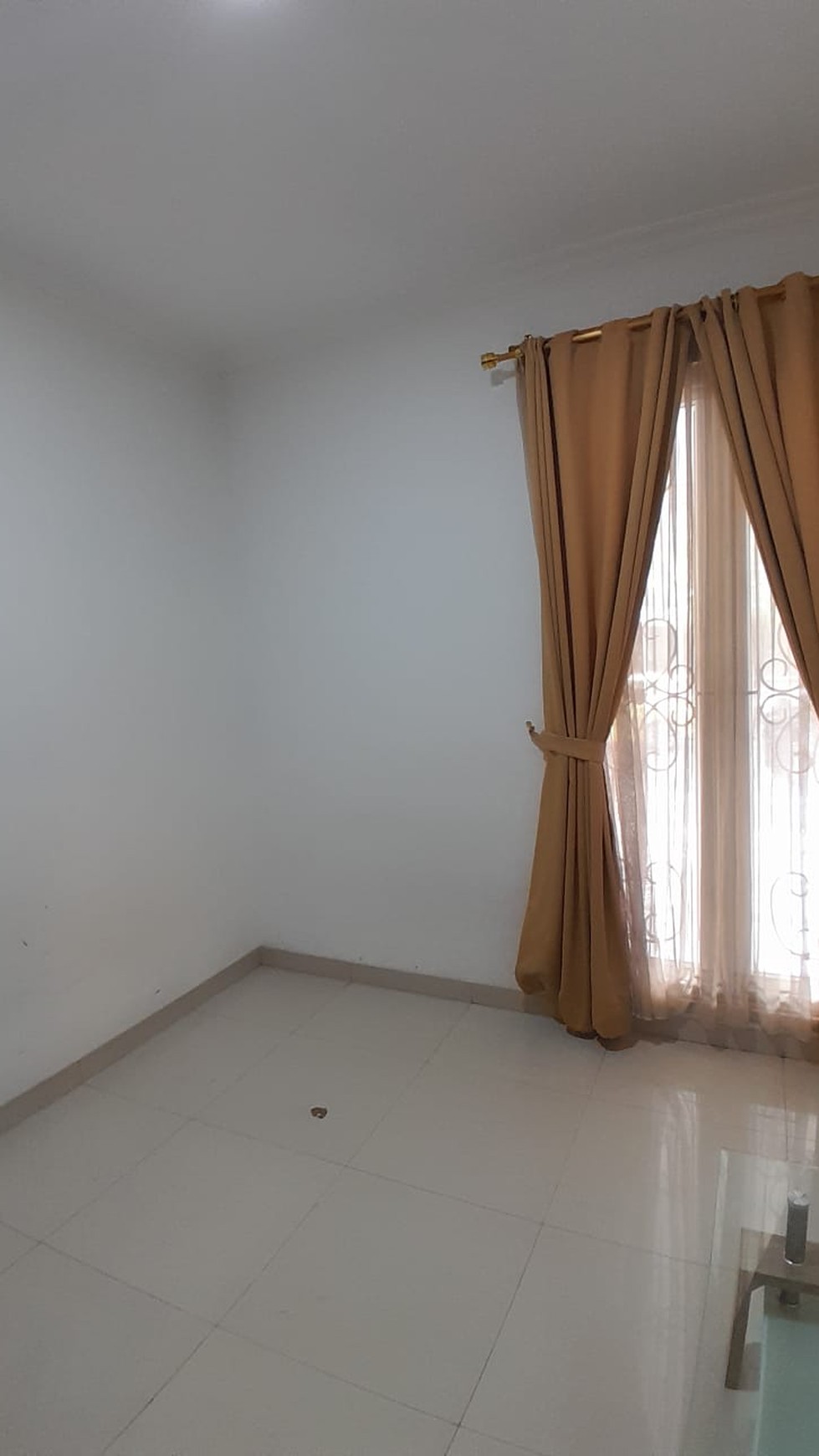Rumah Cantik depan Taman di Citragran Cibubur dekat Mall dan selangkah menuju Tol Jatikarya