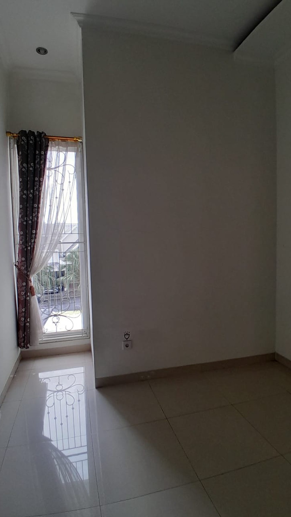 Rumah Cantik depan Taman di Citragran Cibubur dekat Mall dan selangkah menuju Tol Jatikarya