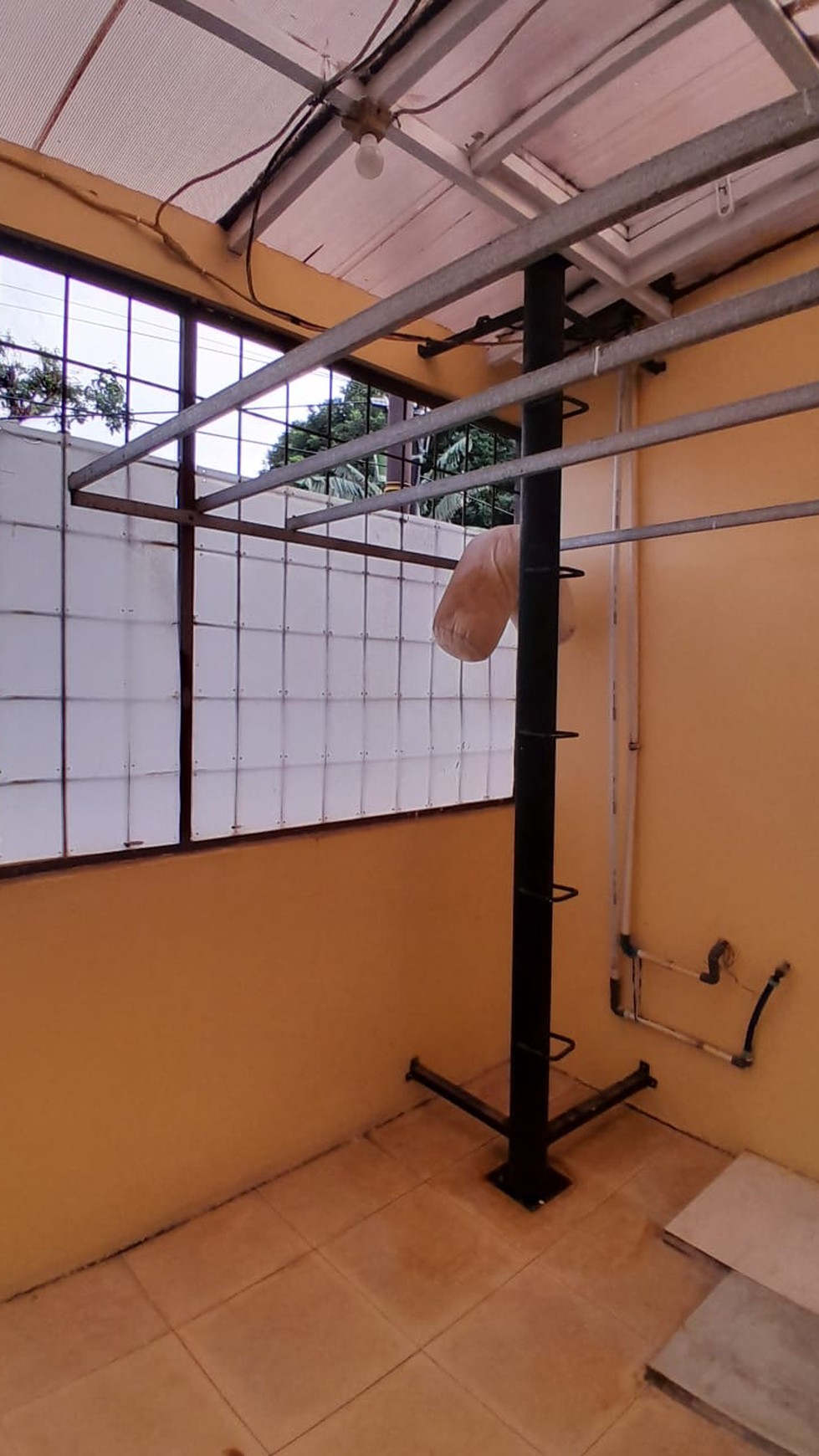 Rumah Cantik depan Taman di Citragran Cibubur dekat Mall dan selangkah menuju Tol Jatikarya