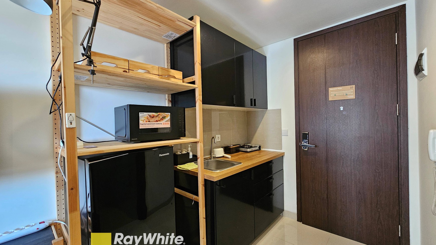 Brand new unit di Apartemen Vasaka Solterra, Pejaten, Furnished, Lt 10