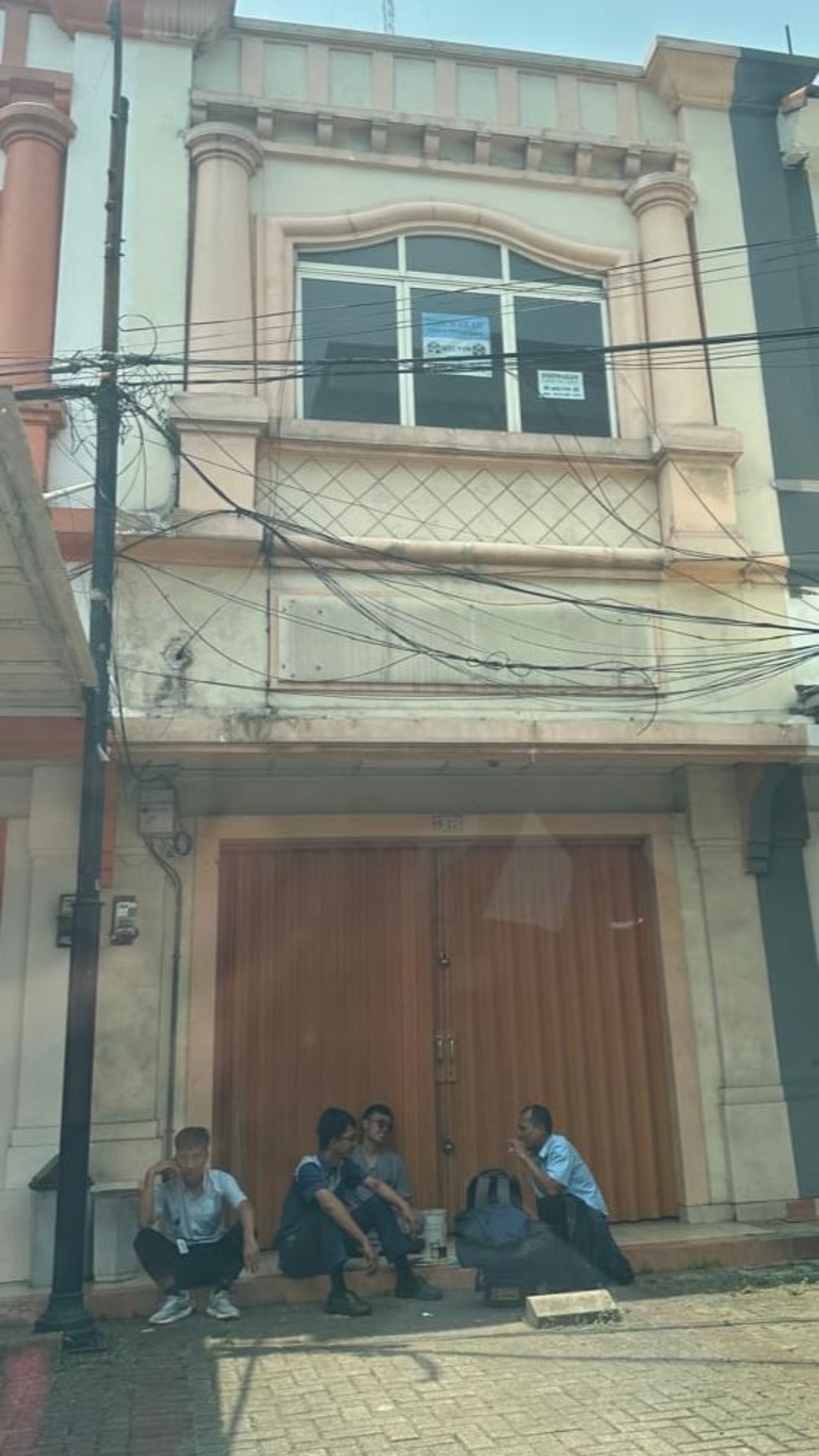 Ruko disewakan di Golden Madrid BSD City Dekat Toll