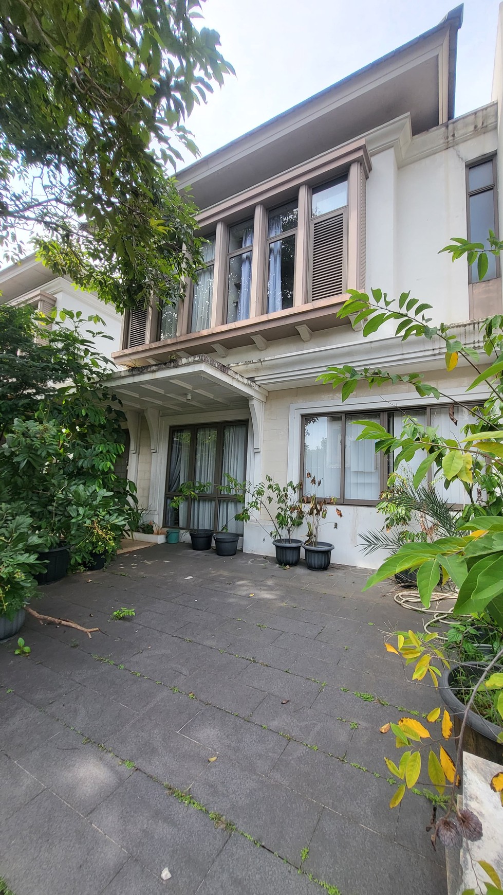 Turun harga Rumah minimalis, full interior di Greenwich BSD City.