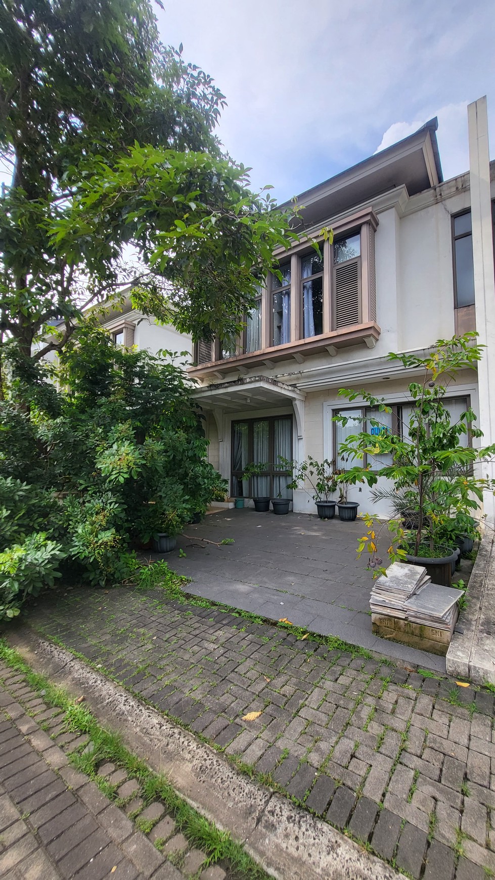 Turun harga Rumah minimalis, full interior di Greenwich BSD City.