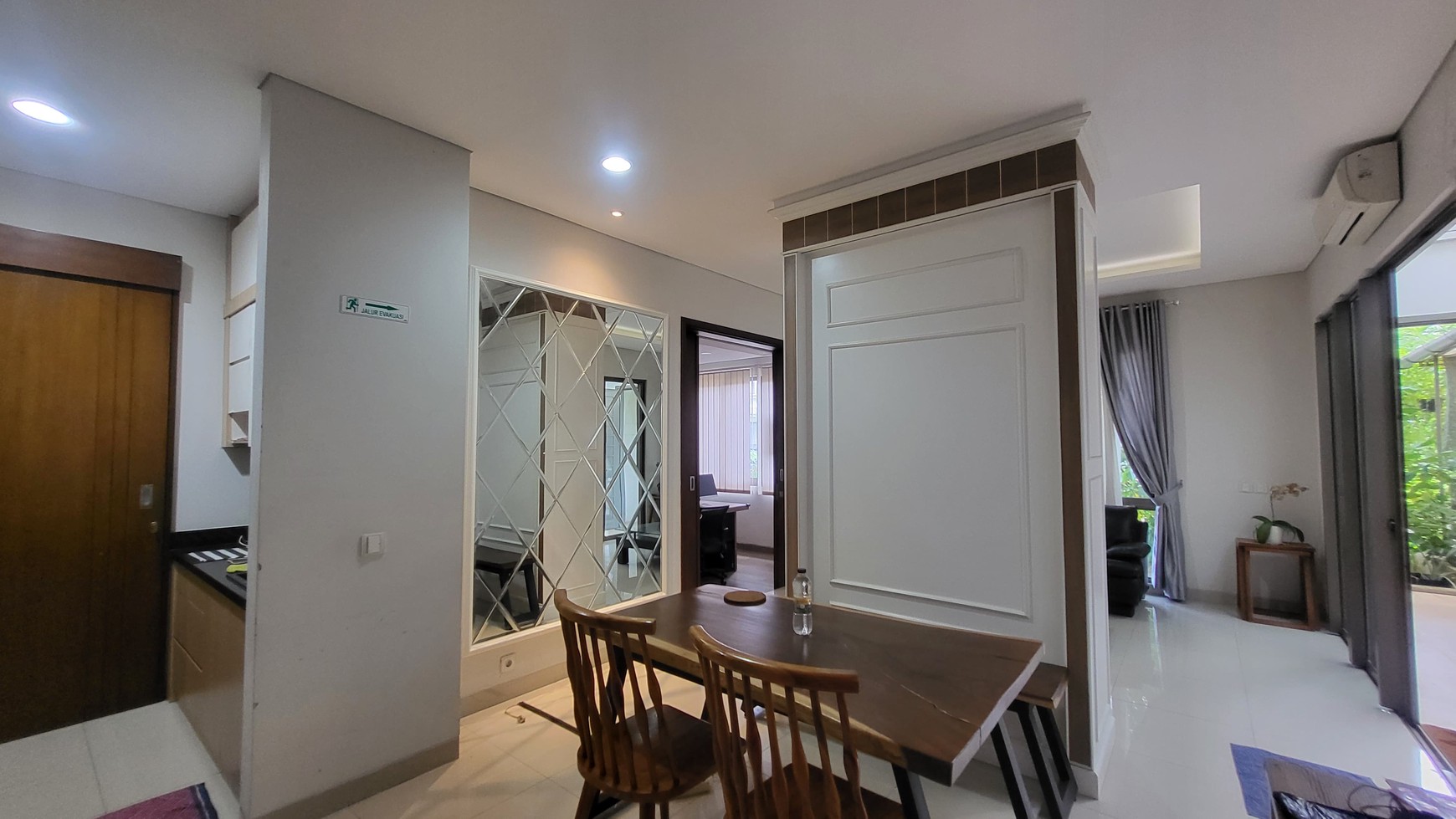 Turun harga Rumah minimalis, full interior di Greenwich BSD City.