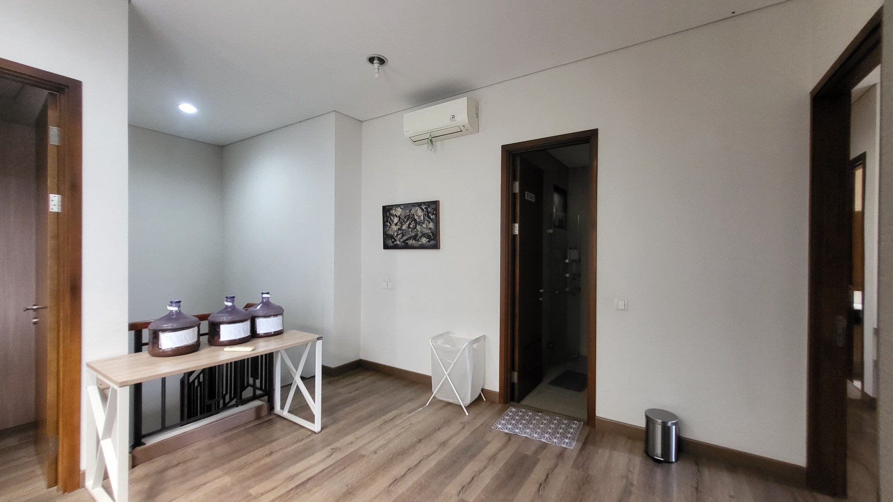 Turun harga Rumah minimalis, full interior di Greenwich BSD City.