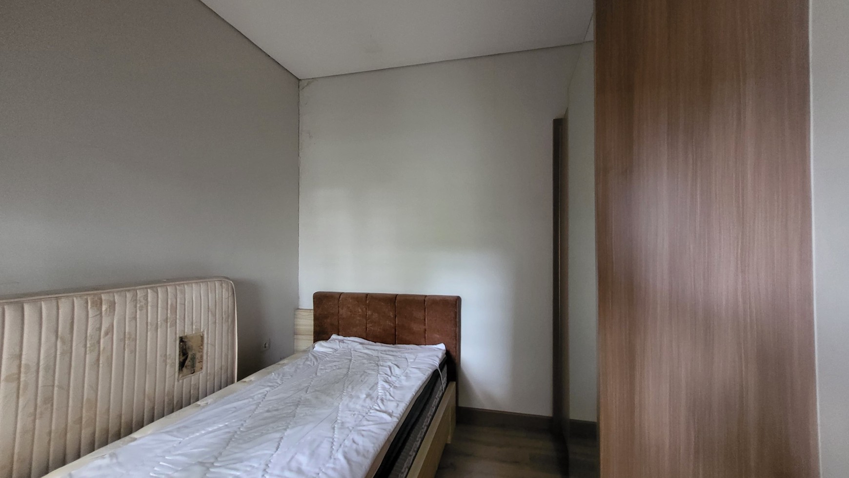 Turun harga Rumah minimalis, full interior di Greenwich BSD City.