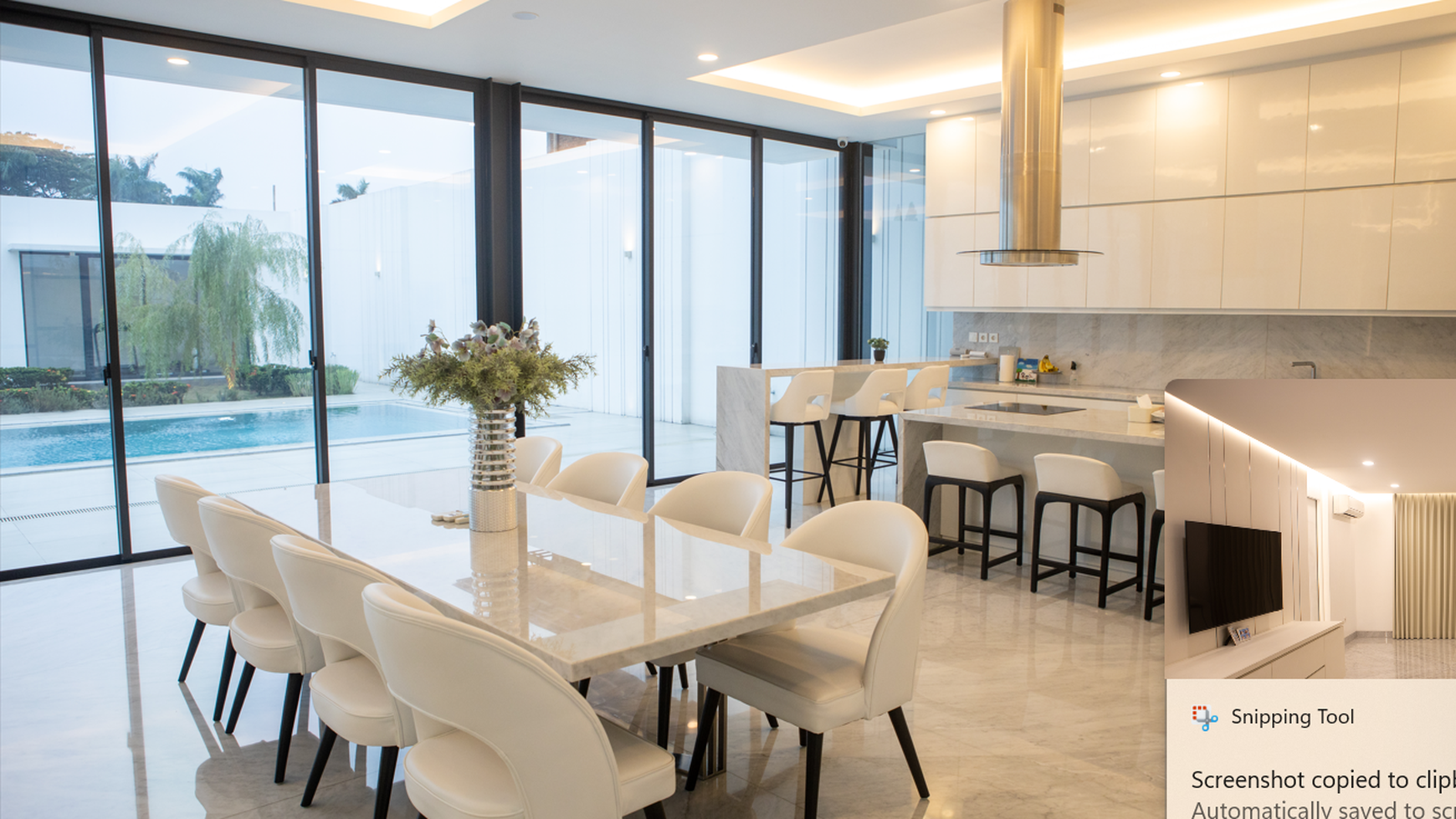 Rumah Mewah seperti Villa di BSD City